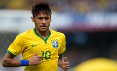 米兰体育入口-跨界传奇，当灰熊强压新疆队，库里在欧冠淘汰赛接管比赛