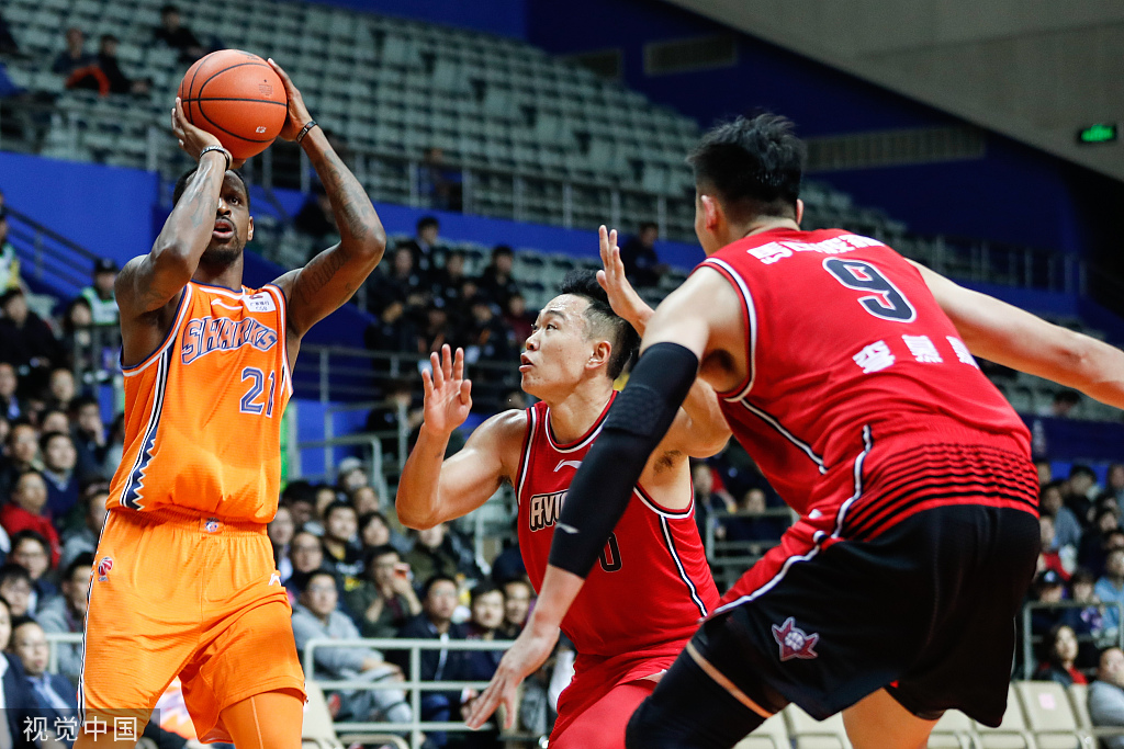 包含上海队逆转成功，终结连败势头的词条