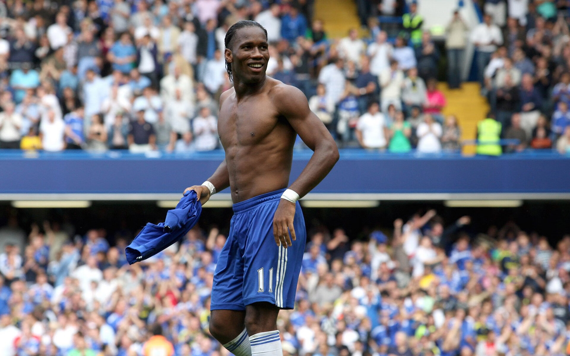 那不勒斯封锁里昂，奥亚尔萨瓦尔状态火热—一场战术与个人的双重胜利