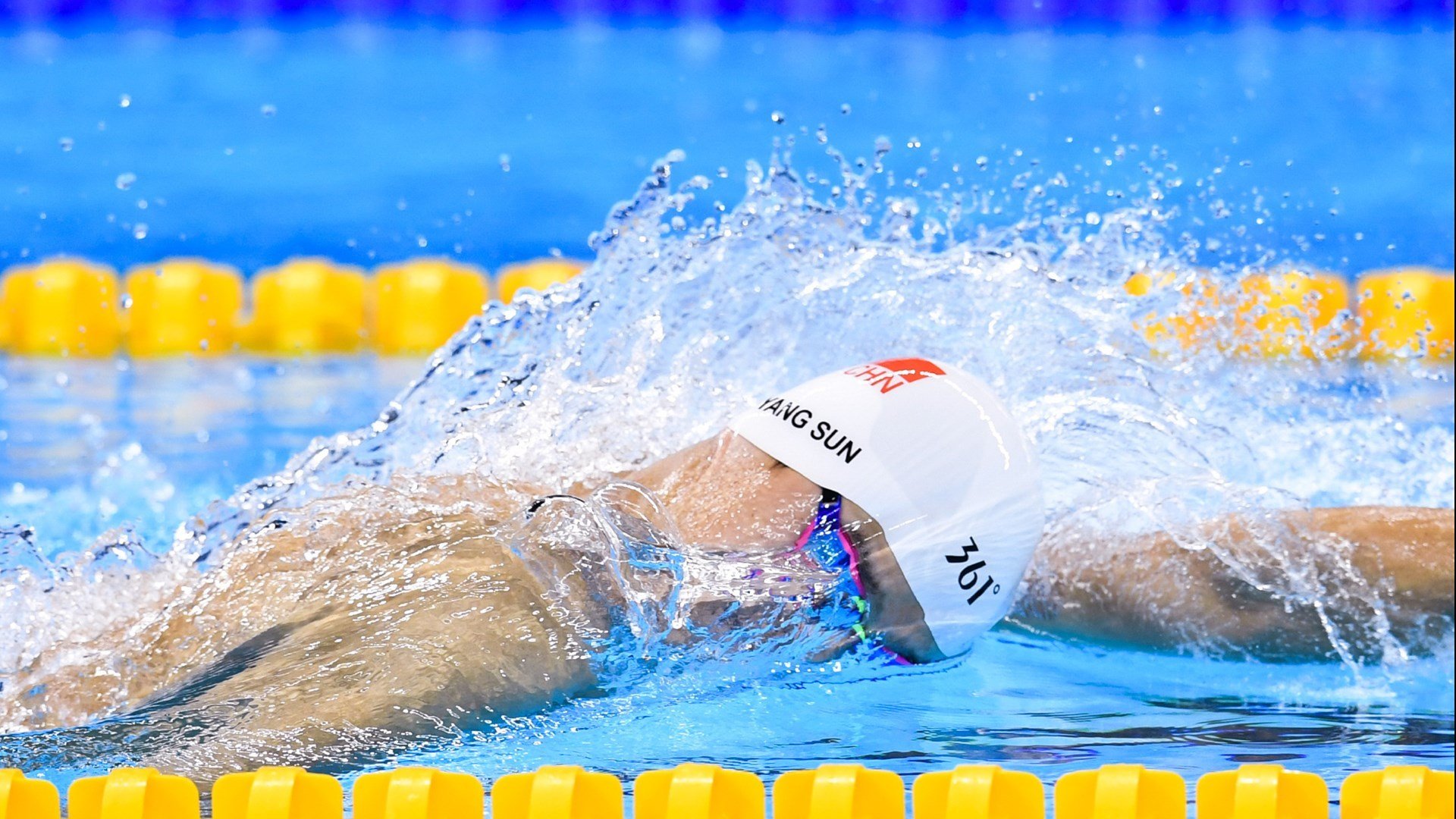 若日尼奥，英格兰对阵荷兰的隐形枢纽，攻防转换的艺术大师