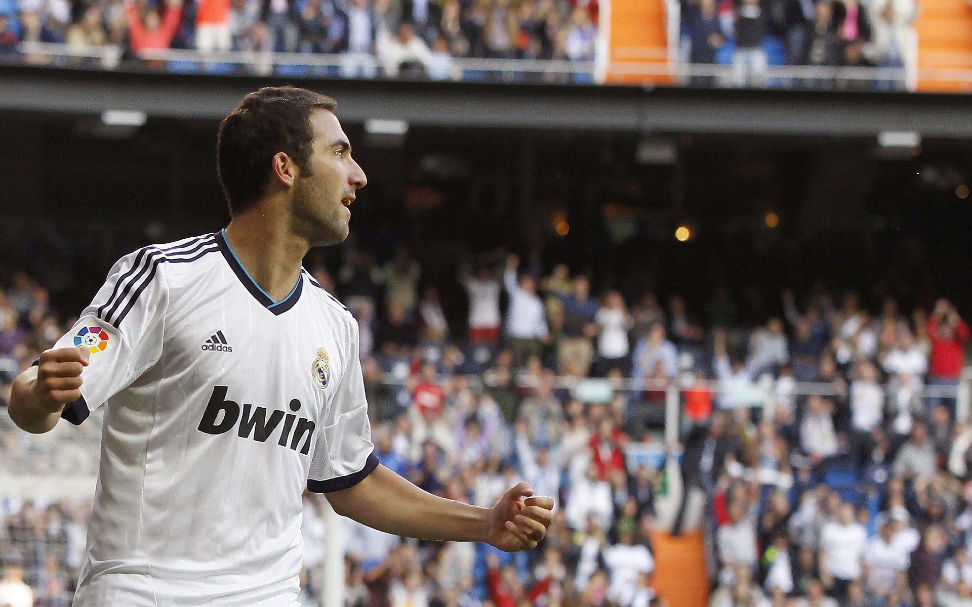 德甲争冠战之夜，浓眉大场面先生